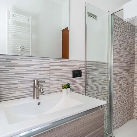 Appartement Duomo 10min - Shopping District Milan